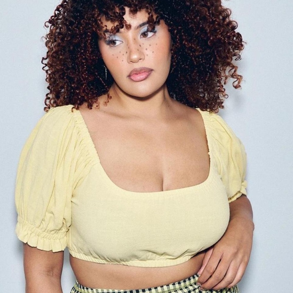 XS Fashion Brand Company Butter Yellow Soft Linen Wench Crop Top